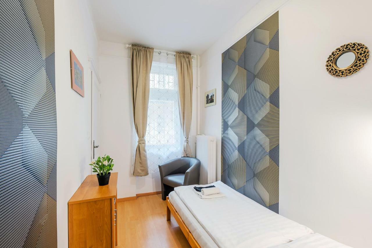 Parking, Ac, Wifi 2 Room Apartment In The Center Budapesta Exterior foto